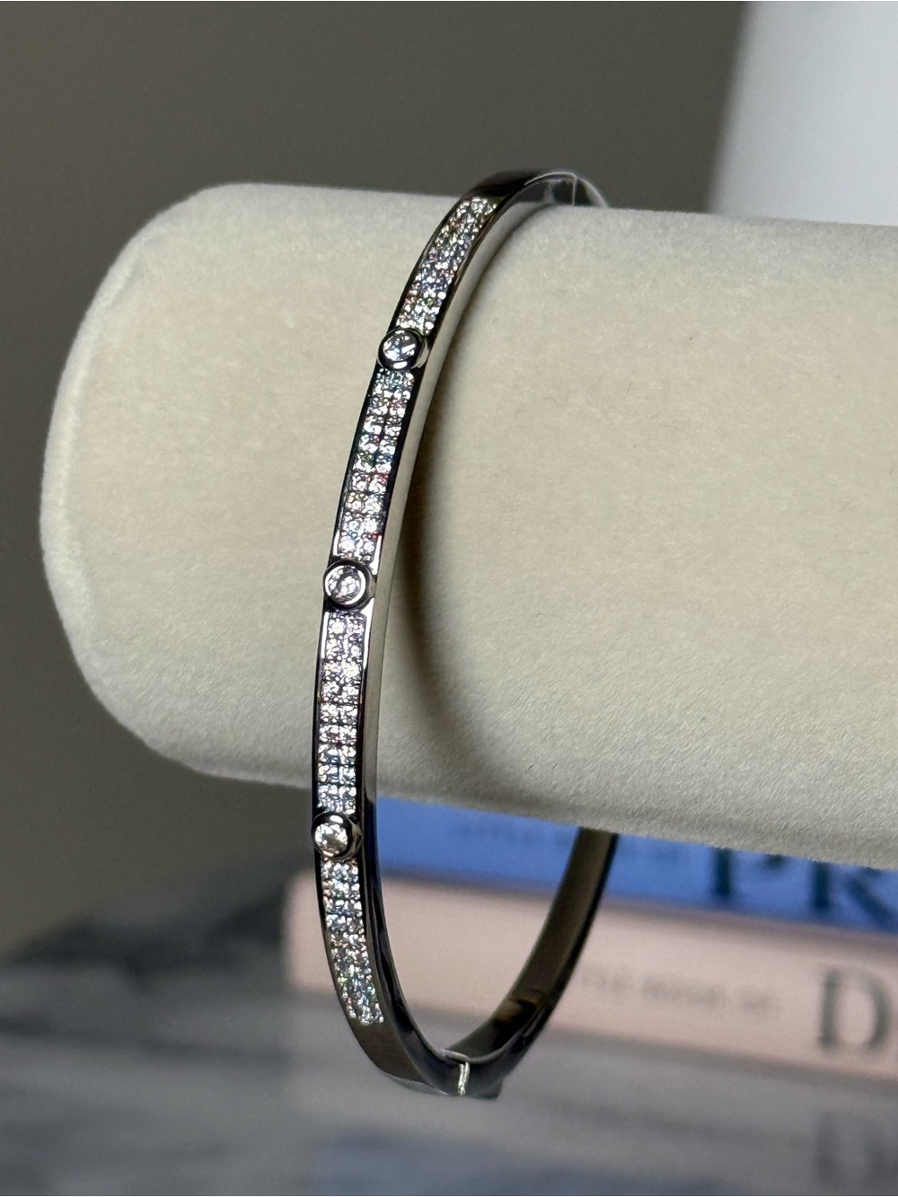 Goldoro 18k WhiteGold Layered & GF 8” Designer Inspired Bangle. Brand New! #434